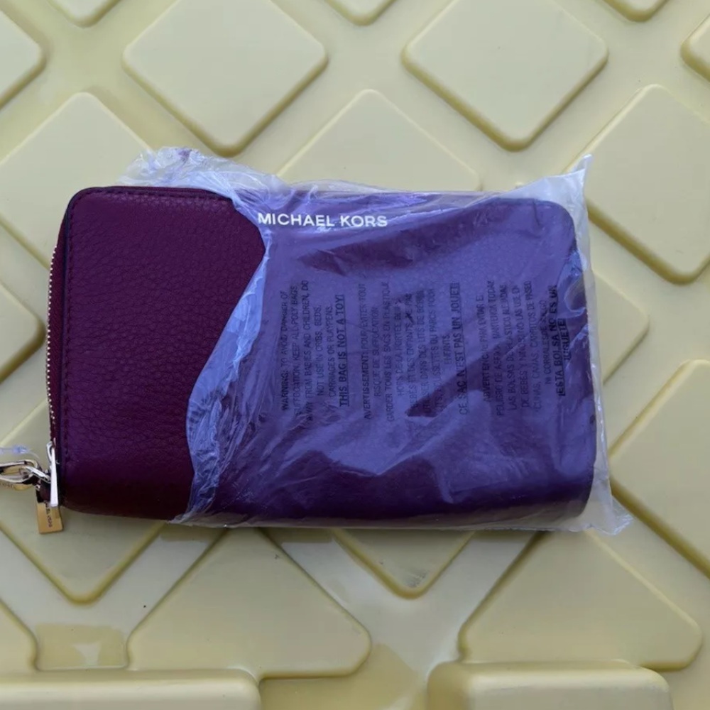 Michael Kors 32H5GAFE1L Cherry lg Flat Mf PHN Case Leather